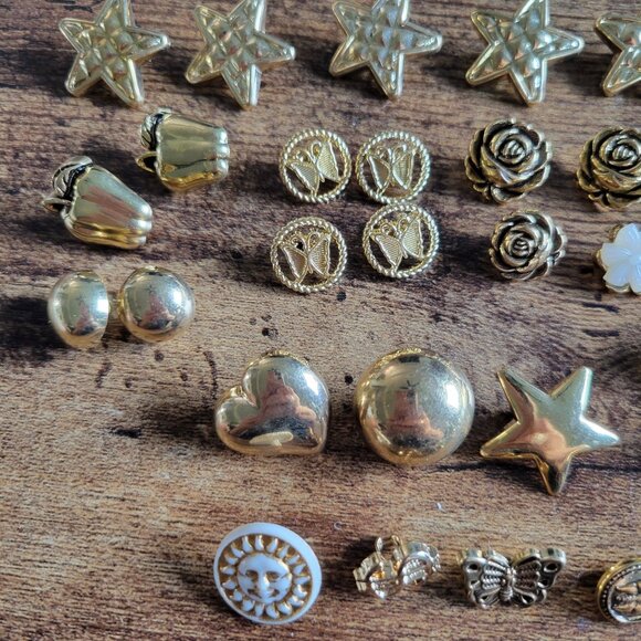 Button Assortment Gold White Mix Plastic Shank and Sew Through Mixed Lot of 50 - Picture 5 of 9